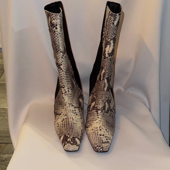 L'INTERVALLE SNAKESKIN HEELED BOOTS - Picture 3 of 6